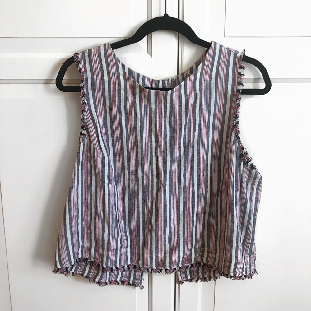 BELLA DAHL Fray Button Back Top in Americana Strip
